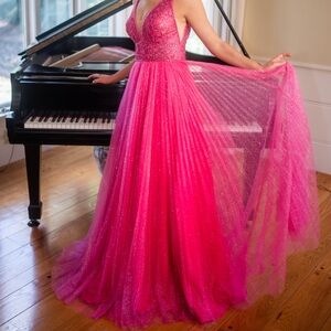 JVN by Jovani size 2 pink glitter gown with beading